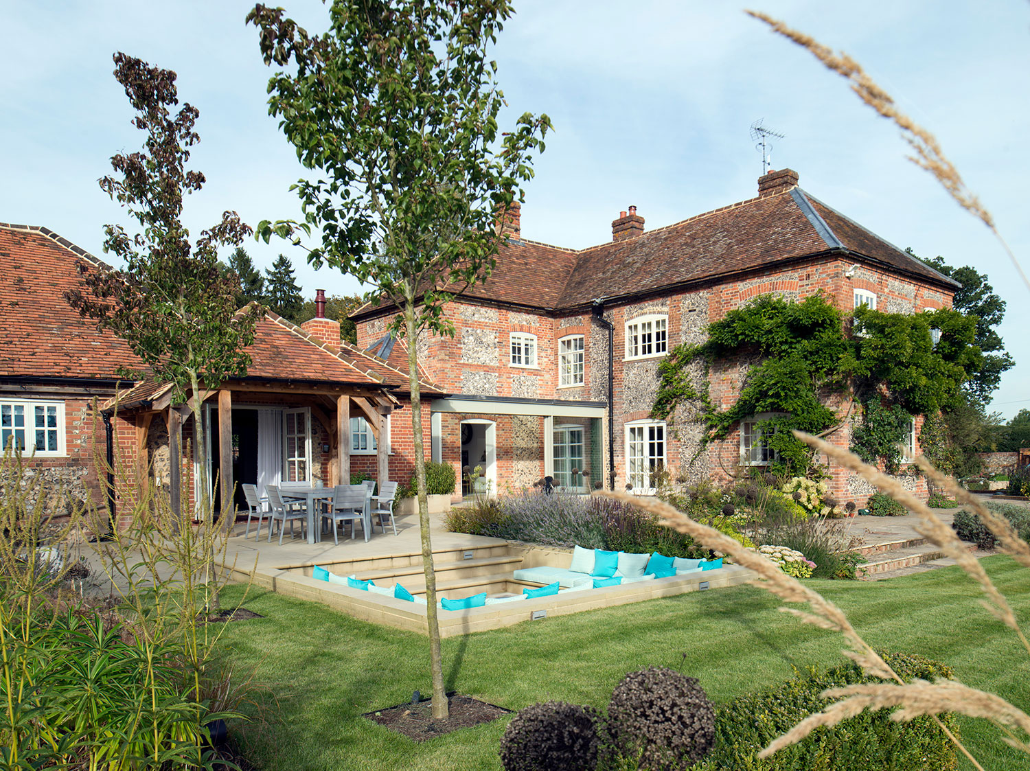 Exterior of luxury, high-end refurbished farmhouse in Oxfordshire